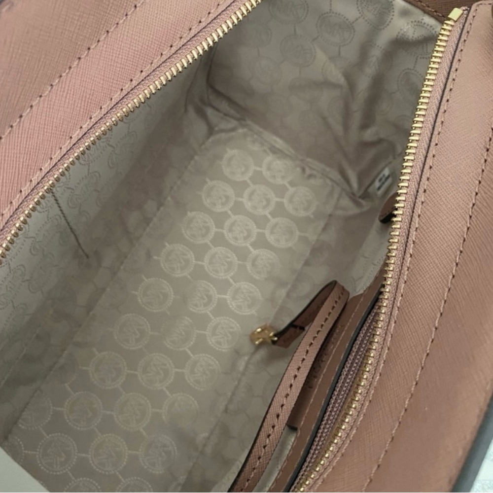 Michael Kors Selma Satchel and Matching Wallet - Picture 3 of 9